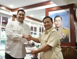 Silaturahmi Dengan Menhan Prabowo Subianto, Menpora Dito Ariotedjo Disambut Jajar Kehormatan