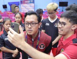 Menpora Dito Ajak Desta dan Cing Abdel Motivasi Atlet Tenis Meja Indonesia yang Bertanding di SEA Games 2023 Kamboja
