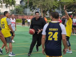 Dukung Timnas Basket Indonesia di SEA Games 2023 Kamboja, Menpora Dito dan Menparekraf Main Basket Bareng