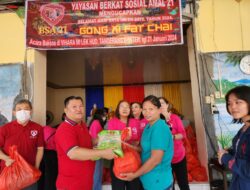 Sambut Perayaan Imlek 2575, YBSA 21 Serahkan 305 Paket Sembako Dalam Berbagi Kebahagian