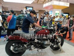 BMW Motorrad Indonesia Raih Penghargaan Best Booth Pameran IIMS 2024