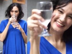 AMDK 100 Persen Murni, Nadine Chandrawinata Pilih AQUA Sudah diPercaya Lebih Dari 50 Tahun