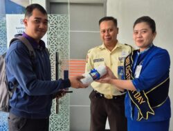 Branch Office BRI Lebak Bulus Berikan Gift Kepada 10 Nasabah Pertama, Pada Hari Pelanggan Nasional