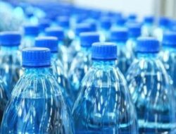 Ahli Hukum : Sanksi Pada SE Pelarangan AMDK di Bawah 1 Liter Tidak Mengikat Secara Umum