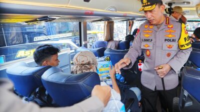 Kapolri Pastikan Pelayanan Maksimal, Saat Lepas Mudik Gratis Polri Presisi di Polda Metro
