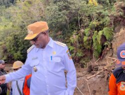 Bupati Pegunungan Arfak Tinjau Lokasi Banjir dan Longsor di Catubouw