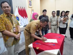 Pemkot Jakarta Timur Perkuat Pengurangan Sampah, Camat dan Lurah Teken Komitmen