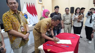 Pemkot Jakarta Timur Perkuat Pengurangan Sampah, Camat dan Lurah Teken Komitmen